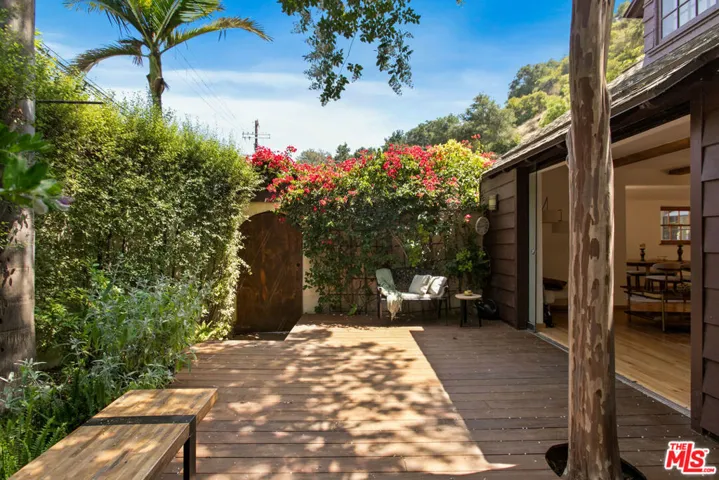 2030 Benedict Canyon Drive, Los Angeles, California 90210