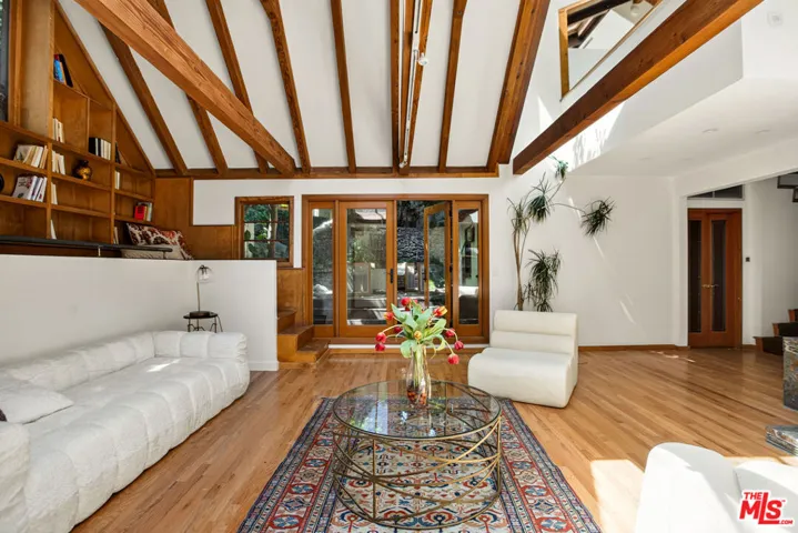 2030 Benedict Canyon Drive, Los Angeles, California 90210