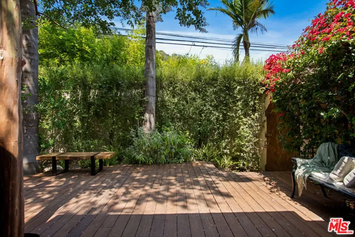 2030 Benedict Canyon Drive, Los Angeles, California 90210