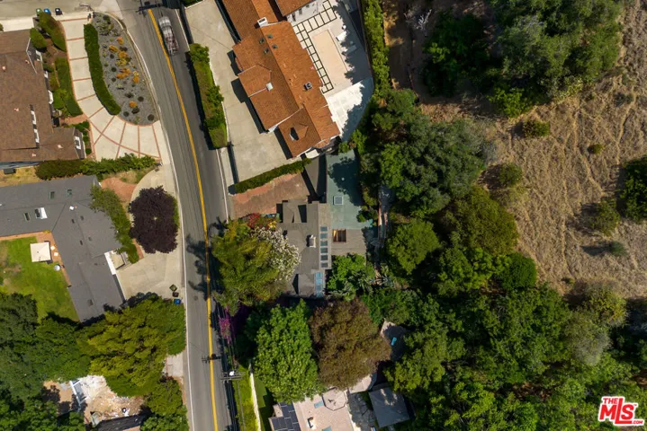 2030 Benedict Canyon Drive, Los Angeles, California 90210