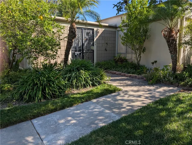 79 Calle Aragon B, Laguna Woods, California 92637