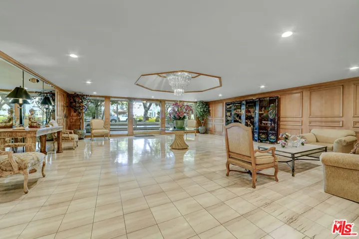 339 N Palm Drive 201, Beverly Hills, California 90210