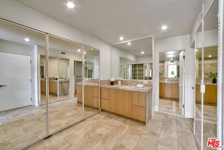 339 N Palm Drive 201, Beverly Hills, California 90210