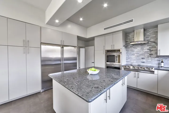 339 N Palm Drive 201, Beverly Hills, California 90210