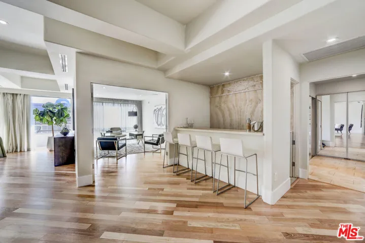 339 N Palm Drive 201, Beverly Hills, California 90210