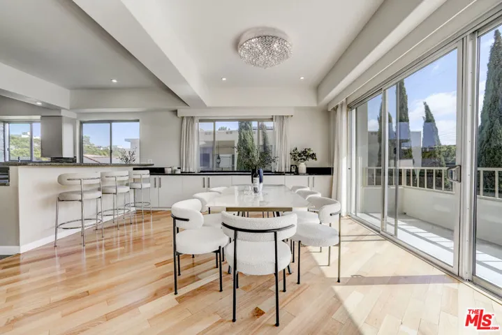 339 N Palm Drive 201, Beverly Hills, California 90210
