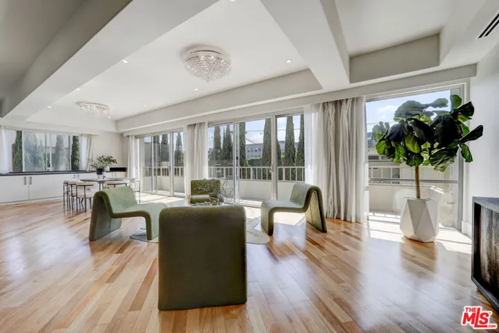 339 N Palm Drive 201, Beverly Hills, California 90210