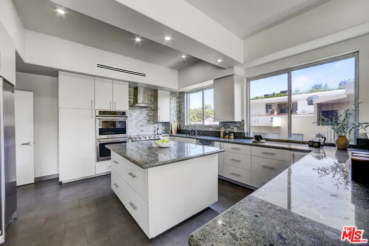 339 N Palm Drive 201, Beverly Hills, California 90210
