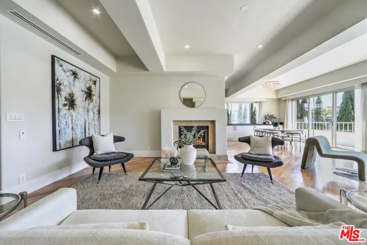 339 N Palm Drive 201, Beverly Hills, California 90210