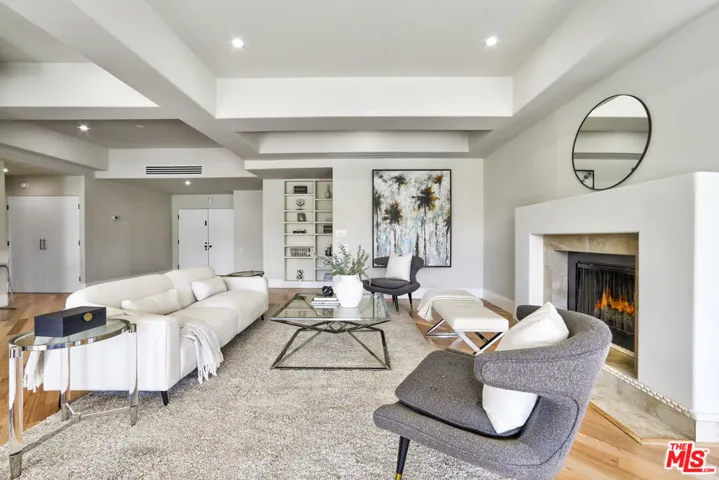 339 N Palm Drive 201, Beverly Hills, California 90210