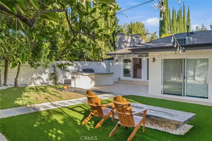 13135 Chandler Boulevard, Sherman Oaks, California 91401