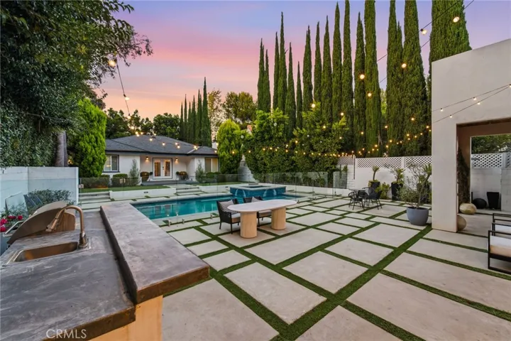 13135 Chandler Boulevard, Sherman Oaks, California 91401