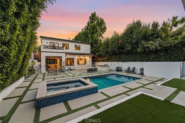 13135 Chandler Boulevard, Sherman Oaks, California 91401