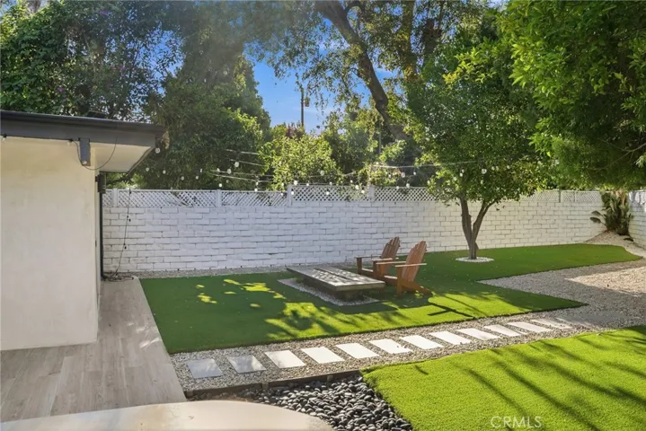 13135 Chandler Boulevard, Sherman Oaks, California 91401