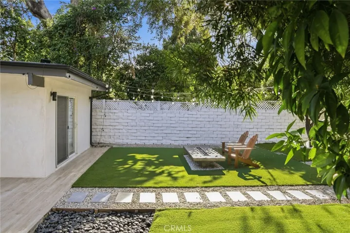 13135 Chandler Boulevard, Sherman Oaks, California 91401