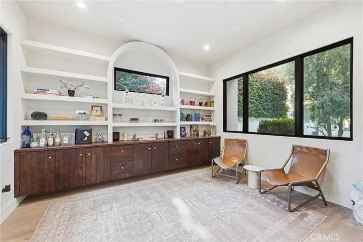 13135 Chandler Boulevard, Sherman Oaks, California 91401