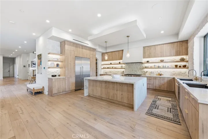 13135 Chandler Boulevard, Sherman Oaks, California 91401