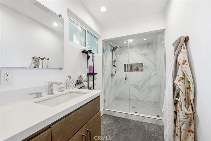 13135 Chandler Boulevard, Sherman Oaks, California 91401