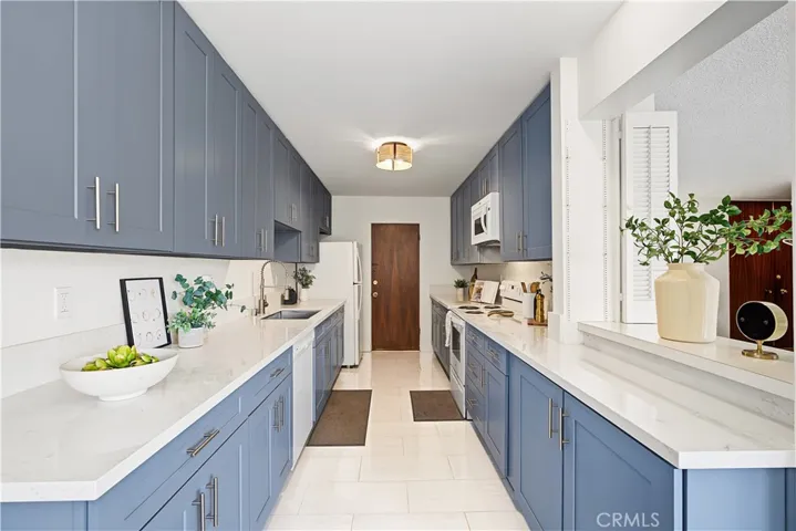 1539 N Laurel Avenue 202, Los Angeles, California 90046