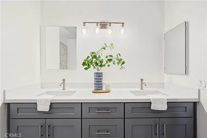 1539 N Laurel Avenue 202, Los Angeles, California 90046