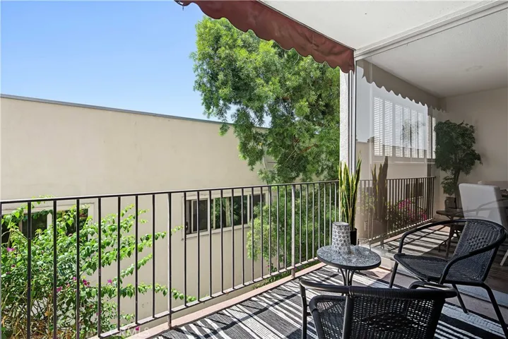 1539 N Laurel Avenue 202, Los Angeles, California 90046