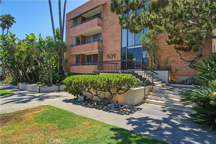 1539 N Laurel Avenue 202, Los Angeles, California 90046