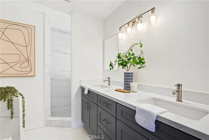 1539 N Laurel Avenue 202, Los Angeles, California 90046