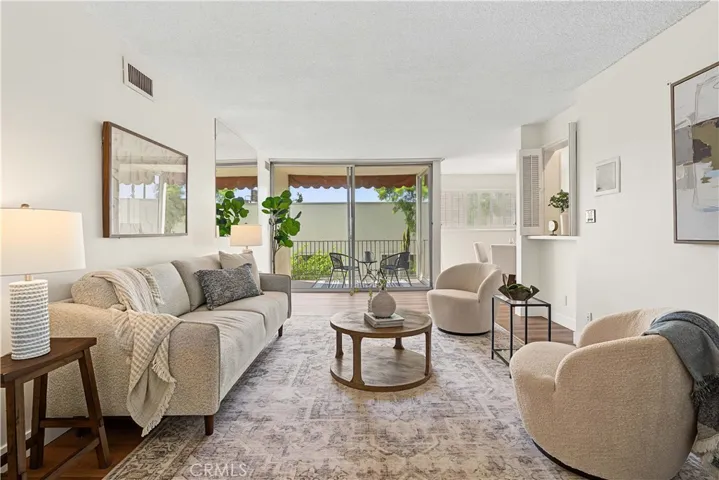 1539 N Laurel Avenue 202, Los Angeles, California 90046