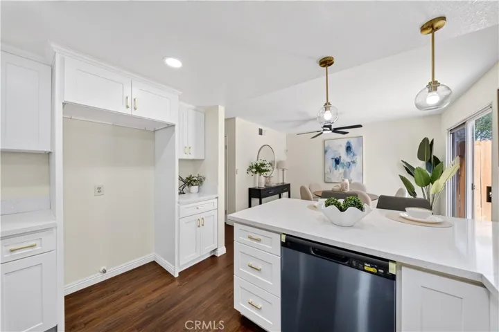 15365 Woodruff 8, Bellflower, California 90706