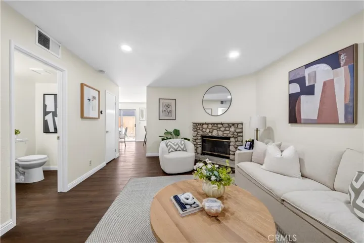 15365 Woodruff 8, Bellflower, California 90706
