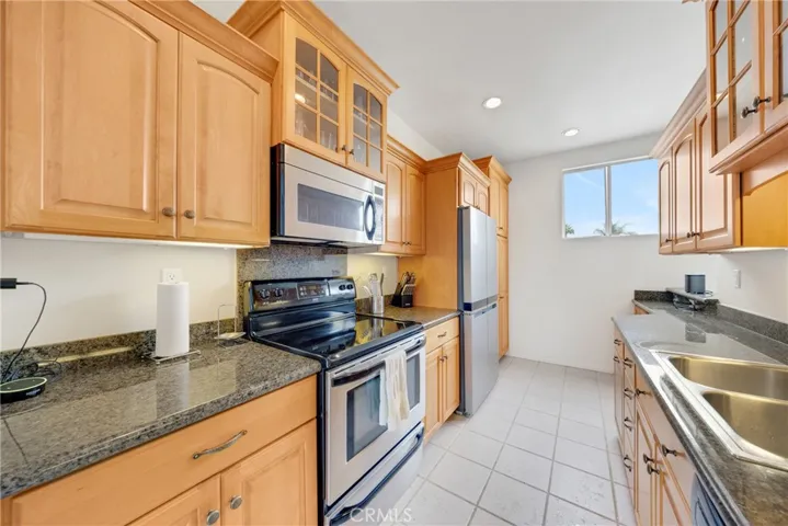 Kitchen has everything you need.