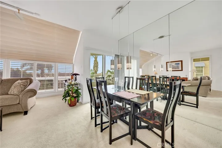 Dining room.