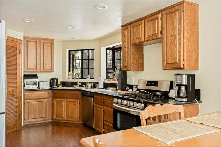 27432 White Fir, Lake Arrowhead, California 92352