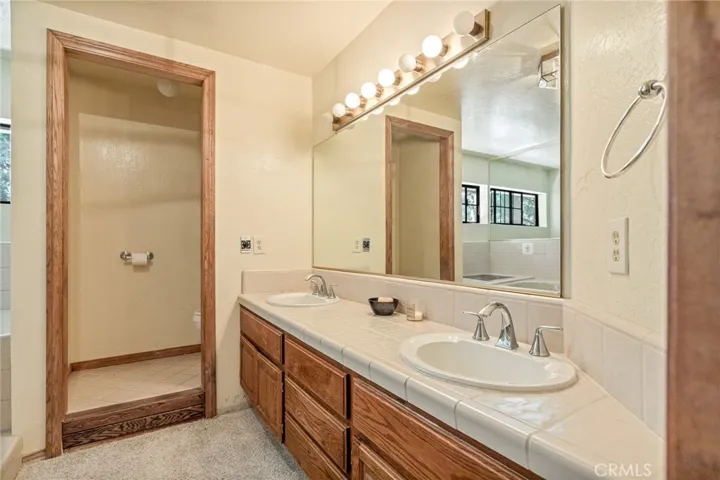 27432 White Fir, Lake Arrowhead, California 92352
