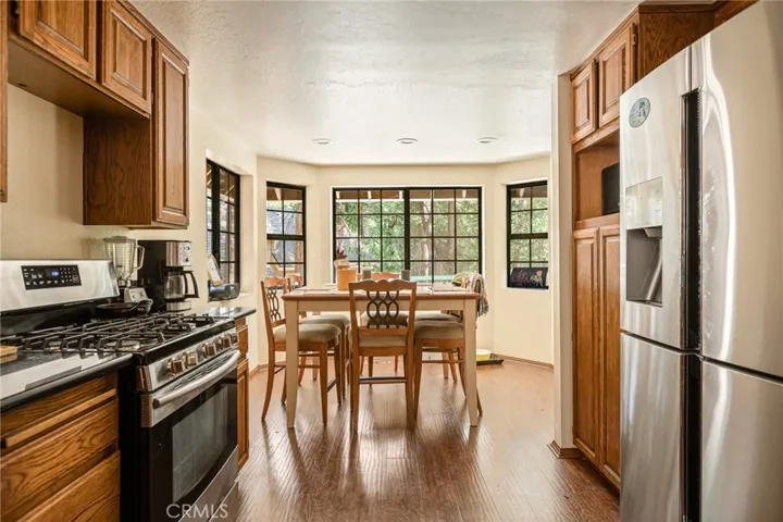 27432 White Fir, Lake Arrowhead, California 92352