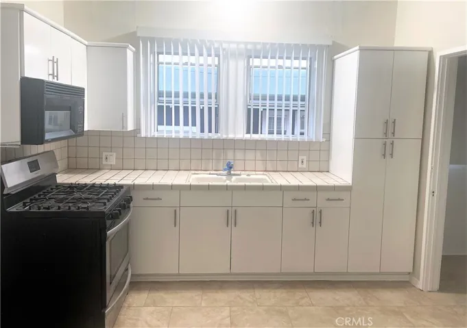 141 N Bonnie Avenue, Pasadena, California 91106