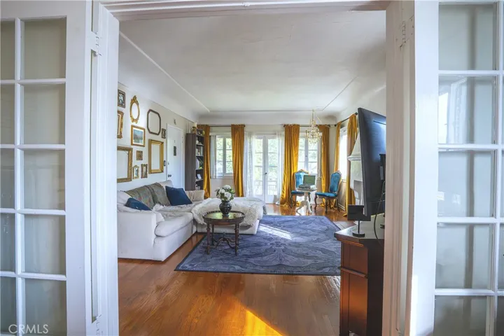 141 N Bonnie Avenue, Pasadena, California 91106