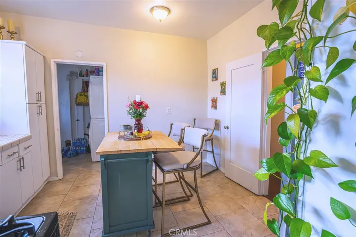 141 N Bonnie Avenue, Pasadena, California 91106