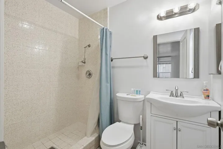 521 Arenas, La Jolla, California 92037