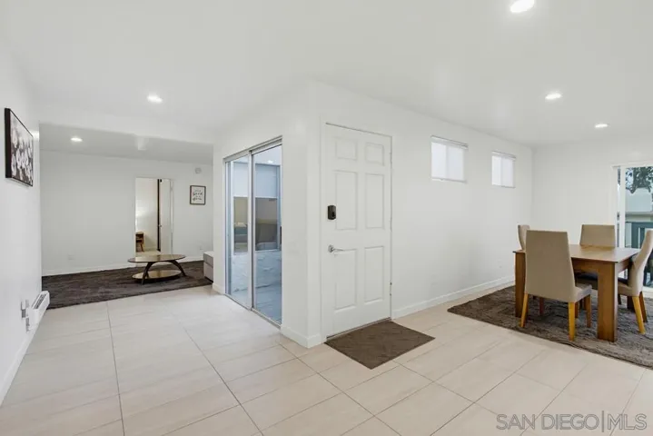 521 Arenas, La Jolla, California 92037