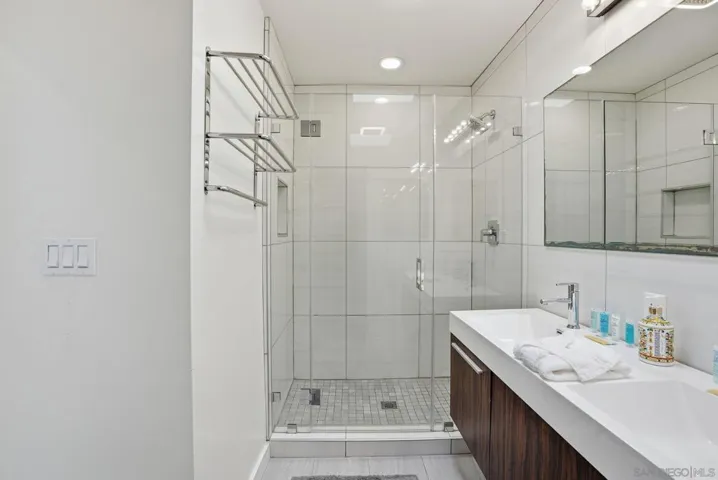 521 Arenas, La Jolla, California 92037