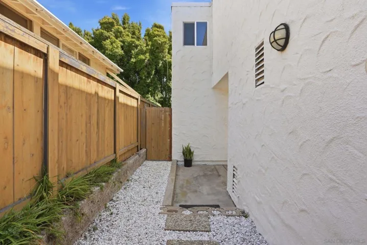 521 Arenas, La Jolla, California 92037