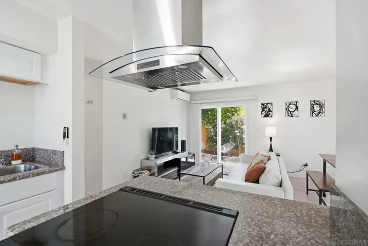 521 Arenas, La Jolla, California 92037