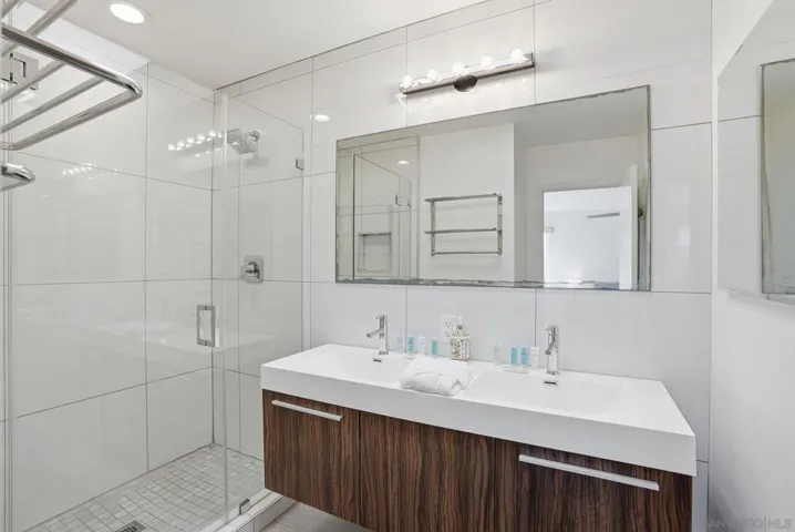 521 Arenas, La Jolla, California 92037