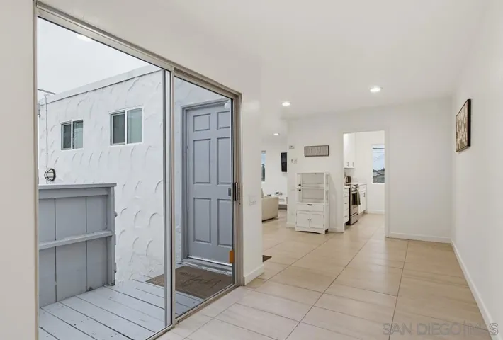 521 Arenas, La Jolla, California 92037