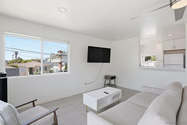 521 Arenas, La Jolla, California 92037