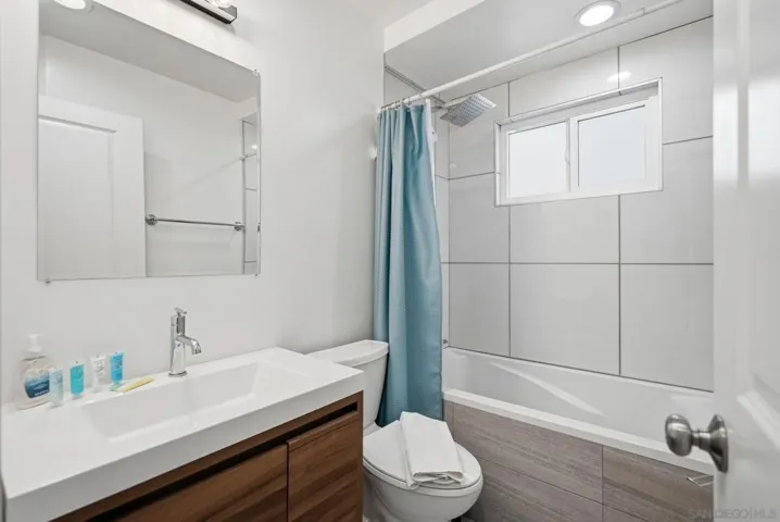 521 Arenas, La Jolla, California 92037