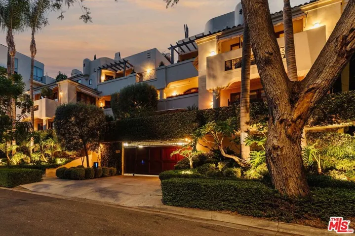9024 Cynthia Street 204, West Hollywood, California 90069