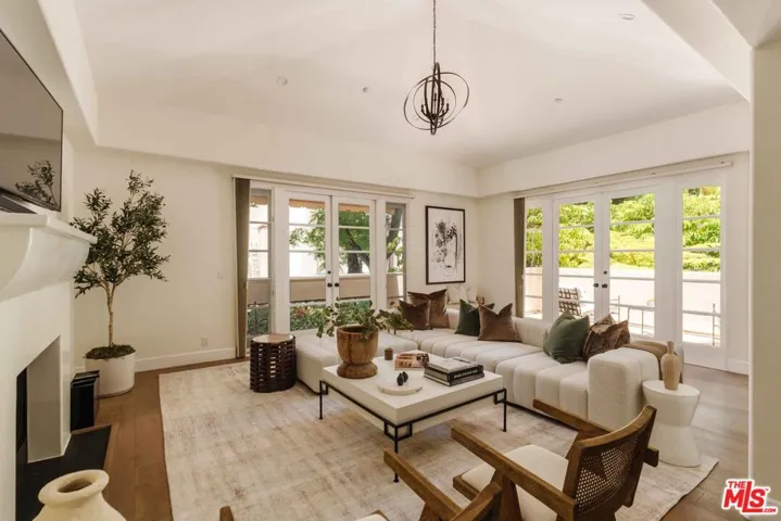 9024 Cynthia Street 204, West Hollywood, California 90069