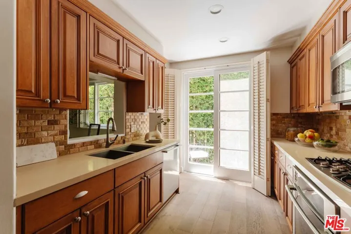9024 Cynthia Street 204, West Hollywood, California 90069